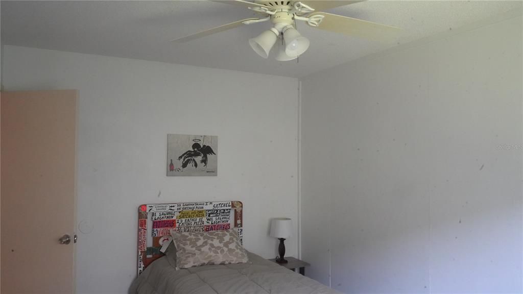 Active With Contract: $144,900 (2 beds, 1 baths, 787 Square Feet)