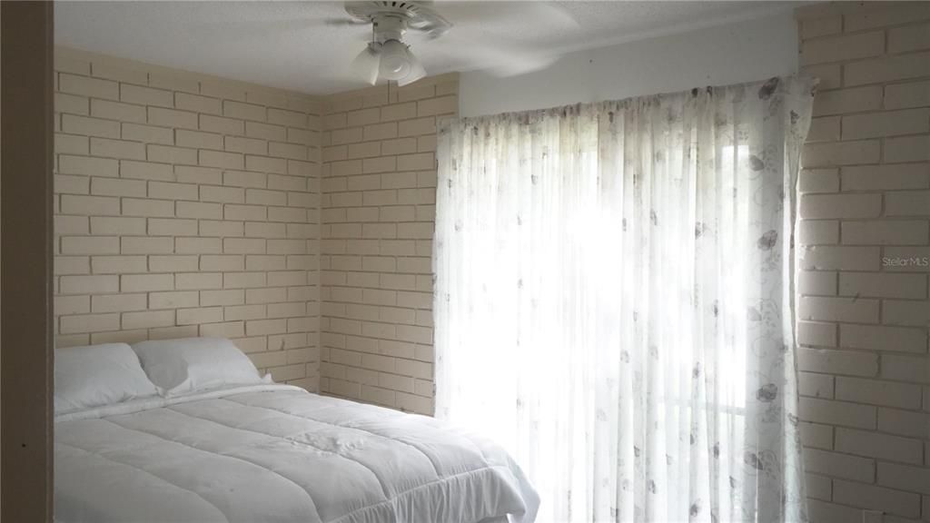 Active With Contract: $144,900 (2 beds, 1 baths, 787 Square Feet)