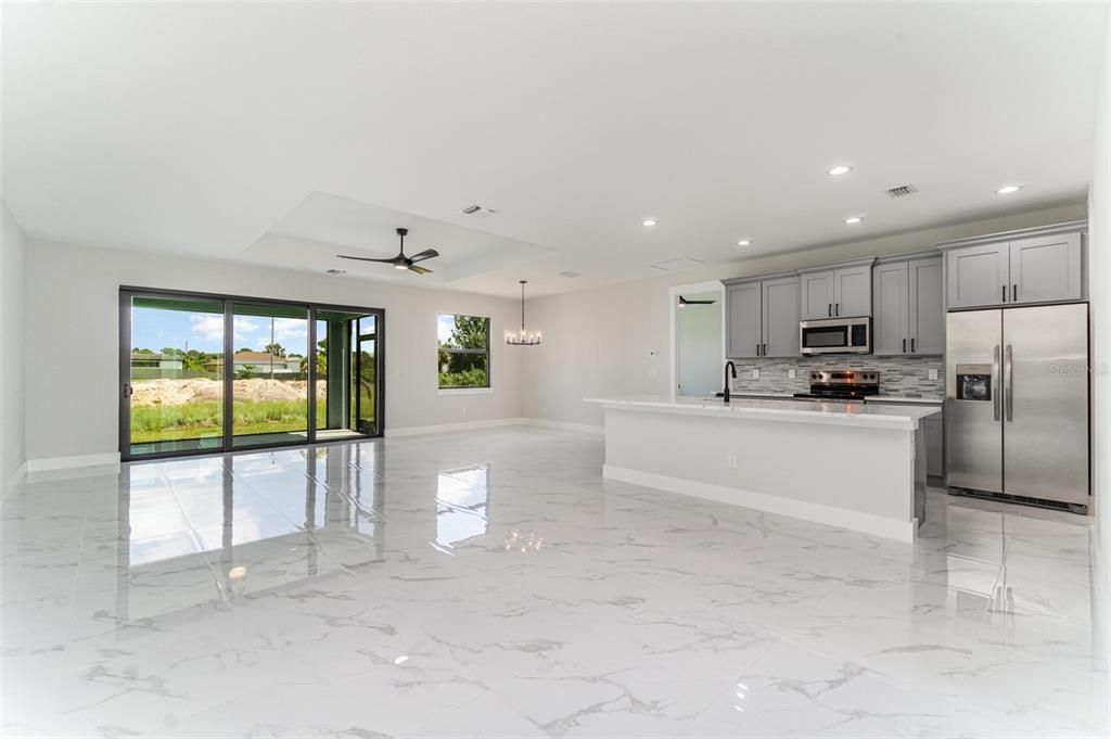 Под контрактом: $360,000 (3 спален, 2 ванн, 2012 Квадратных фут)