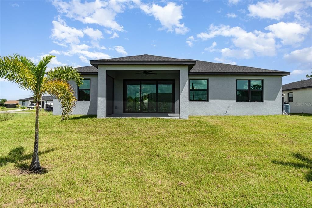 Под контрактом: $360,000 (3 спален, 2 ванн, 2012 Квадратных фут)