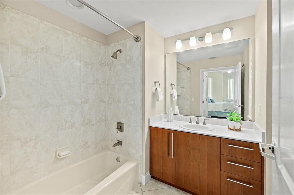 Active With Contract: $1,025,000 (3 beds, 3 baths, 2470 Square Feet)