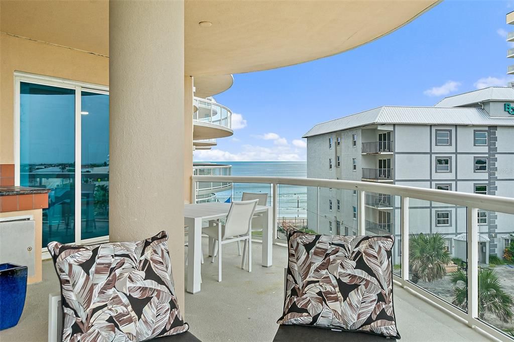 Active With Contract: $1,025,000 (3 beds, 3 baths, 2470 Square Feet)