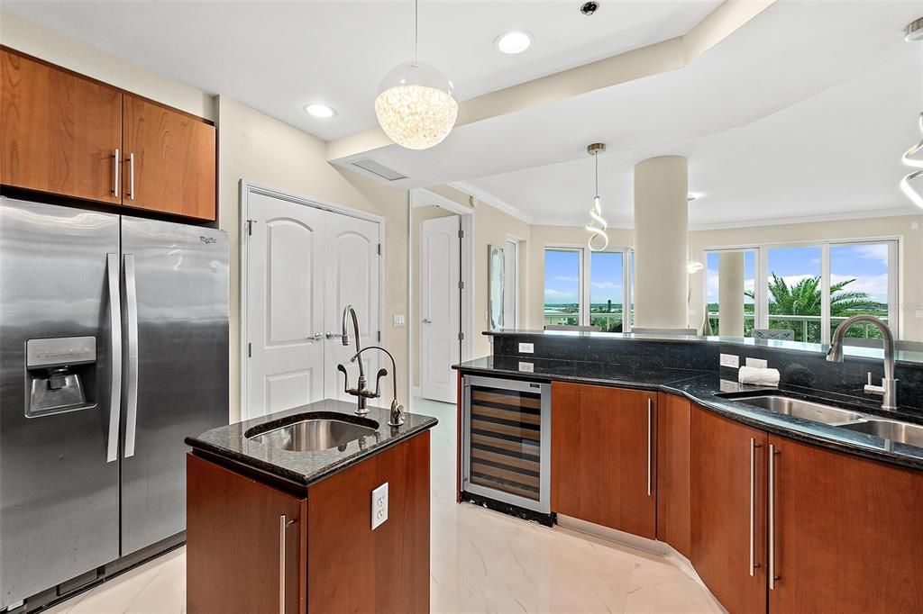 Active With Contract: $1,025,000 (3 beds, 3 baths, 2470 Square Feet)