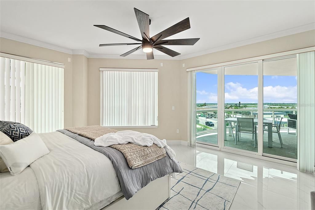 Active With Contract: $1,025,000 (3 beds, 3 baths, 2470 Square Feet)