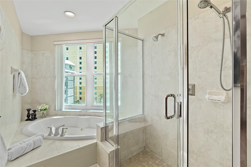 Active With Contract: $1,025,000 (3 beds, 3 baths, 2470 Square Feet)