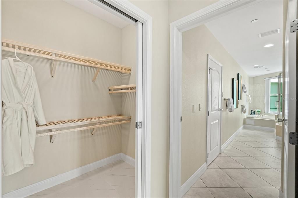 Active With Contract: $1,025,000 (3 beds, 3 baths, 2470 Square Feet)