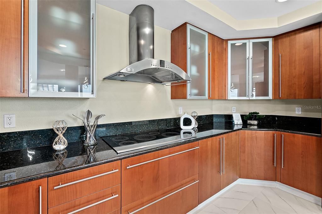 Active With Contract: $1,025,000 (3 beds, 3 baths, 2470 Square Feet)