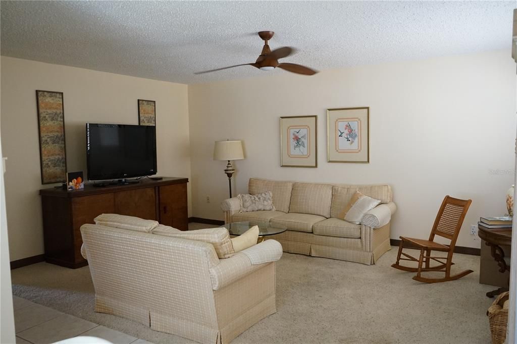 Active With Contract: $1,450 (2 beds, 2 baths, 960 Square Feet)