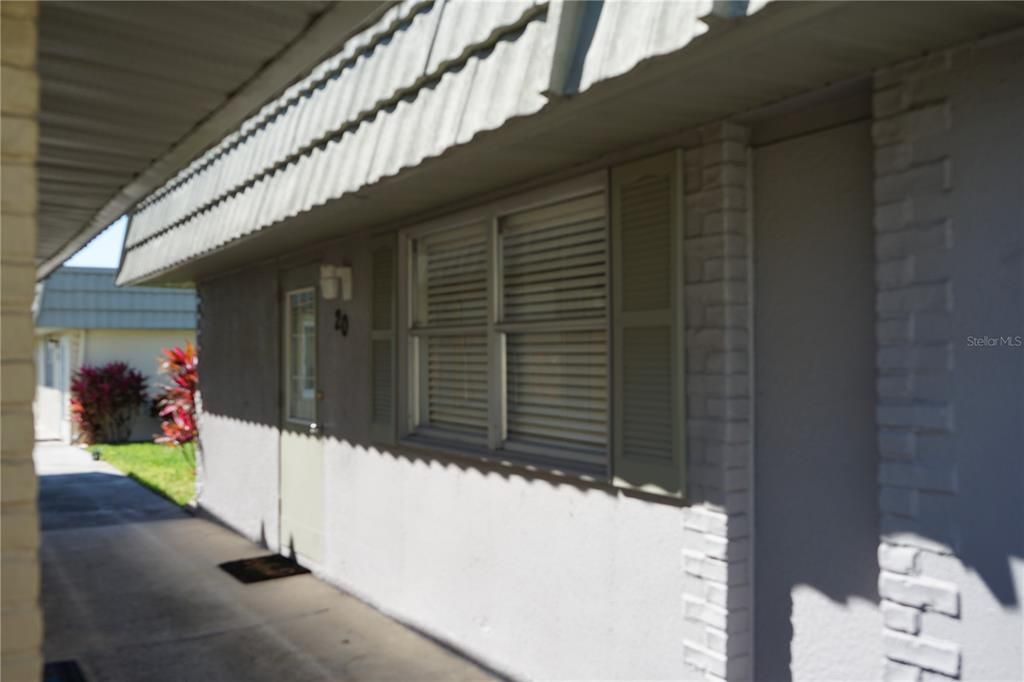 Active With Contract: $1,450 (2 beds, 2 baths, 960 Square Feet)