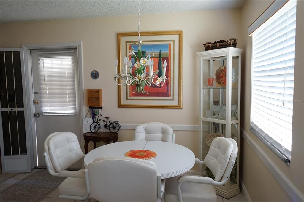 Active With Contract: $1,450 (2 beds, 2 baths, 960 Square Feet)