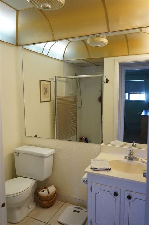 Active With Contract: $1,450 (2 beds, 2 baths, 960 Square Feet)