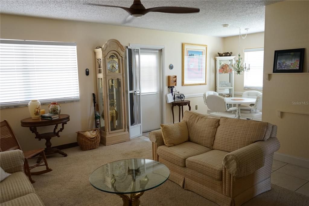 Active With Contract: $1,450 (2 beds, 2 baths, 960 Square Feet)