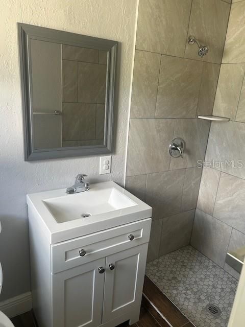 En Venta: $730,000 (4 camas, 2 baños, 2238 Pies cuadrados)