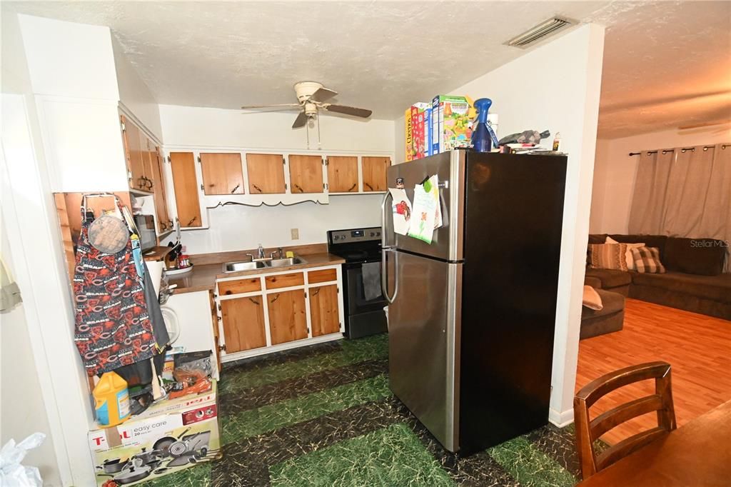 En Venta: $730,000 (4 camas, 2 baños, 2238 Pies cuadrados)