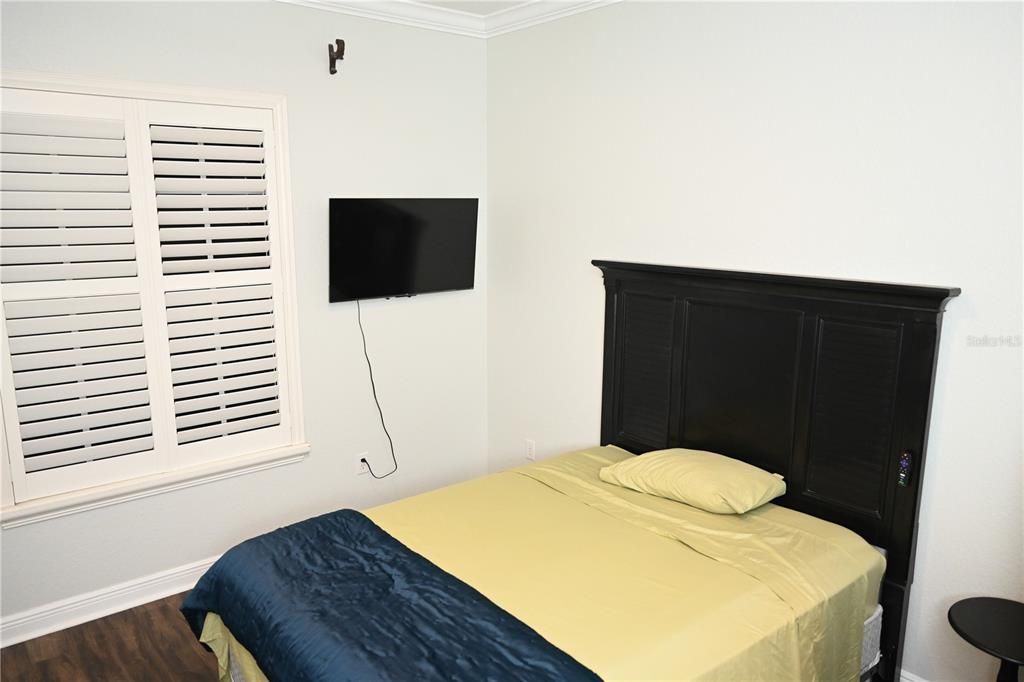 В аренду: $1,075 (1 спален, 1 ванн, 305 Квадратных фут)