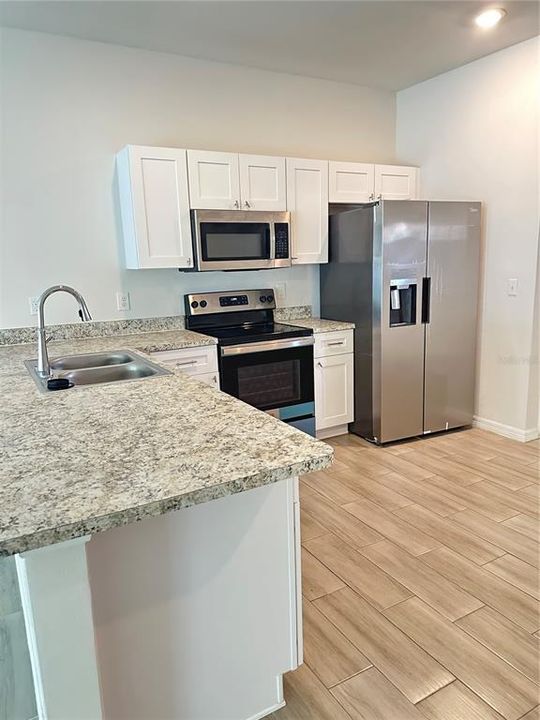 Active With Contract: $2,000 (3 beds, 2 baths, 1240 Square Feet)