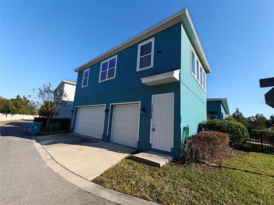 For Rent: $1,749 (1 beds, 1 baths, 747 Square Feet)