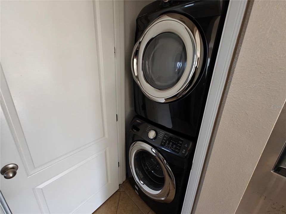 For Rent: $1,749 (1 beds, 1 baths, 747 Square Feet)