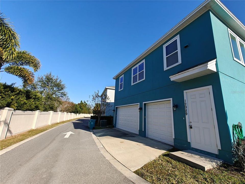 For Rent: $1,749 (1 beds, 1 baths, 747 Square Feet)