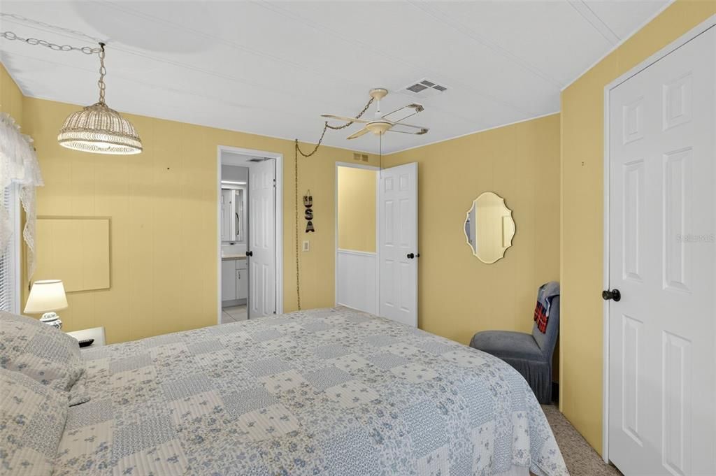 合同活跃: $135,000 (2 贝兹, 2 浴室, 1448 平方英尺)