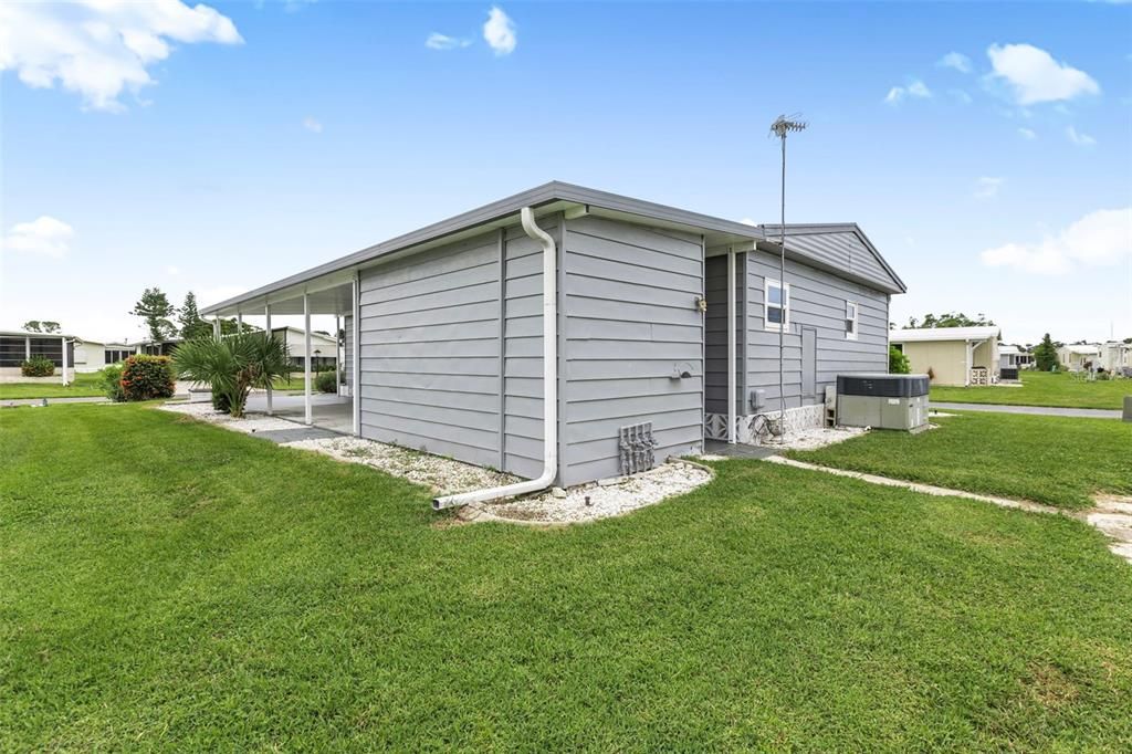 合同活跃: $135,000 (2 贝兹, 2 浴室, 1448 平方英尺)