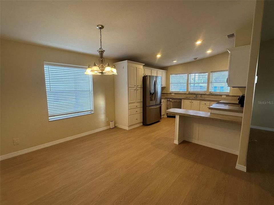 For Sale: $124,000 (2 beds, 2 baths, 1302 Square Feet)