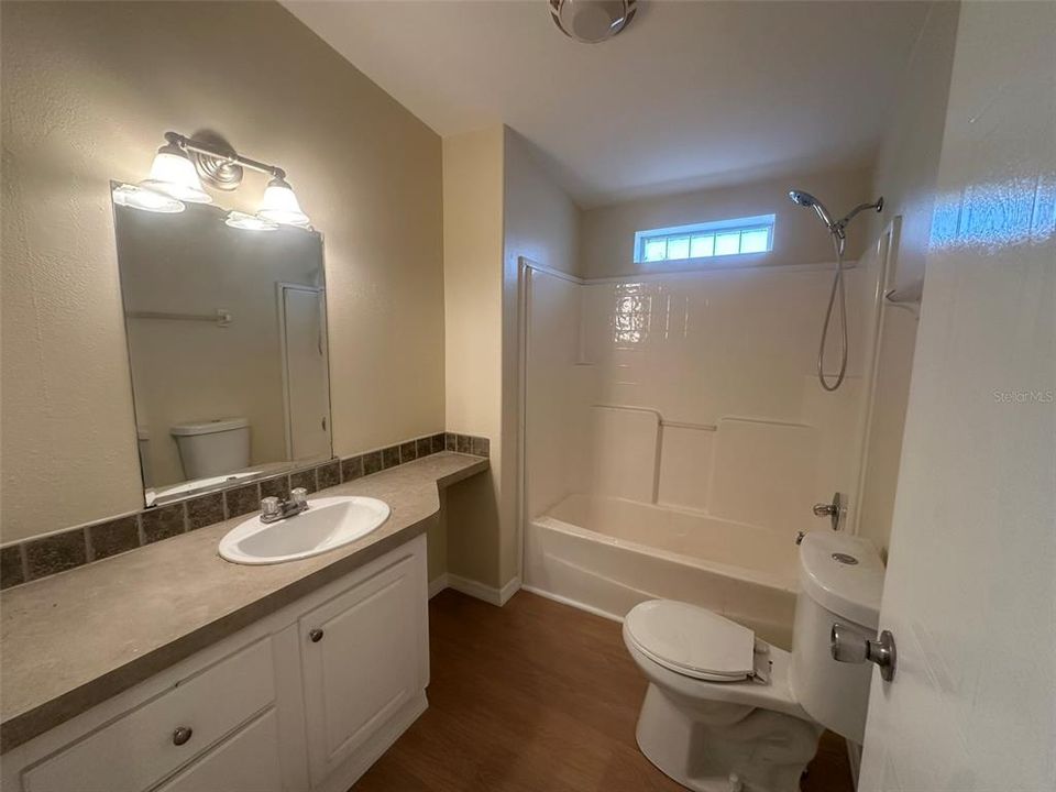 For Sale: $124,000 (2 beds, 2 baths, 1302 Square Feet)