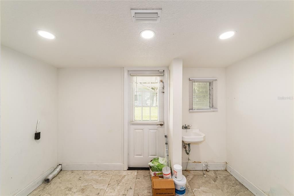 For Sale: $524,900 (4 beds, 2 baths, 2178 Square Feet)