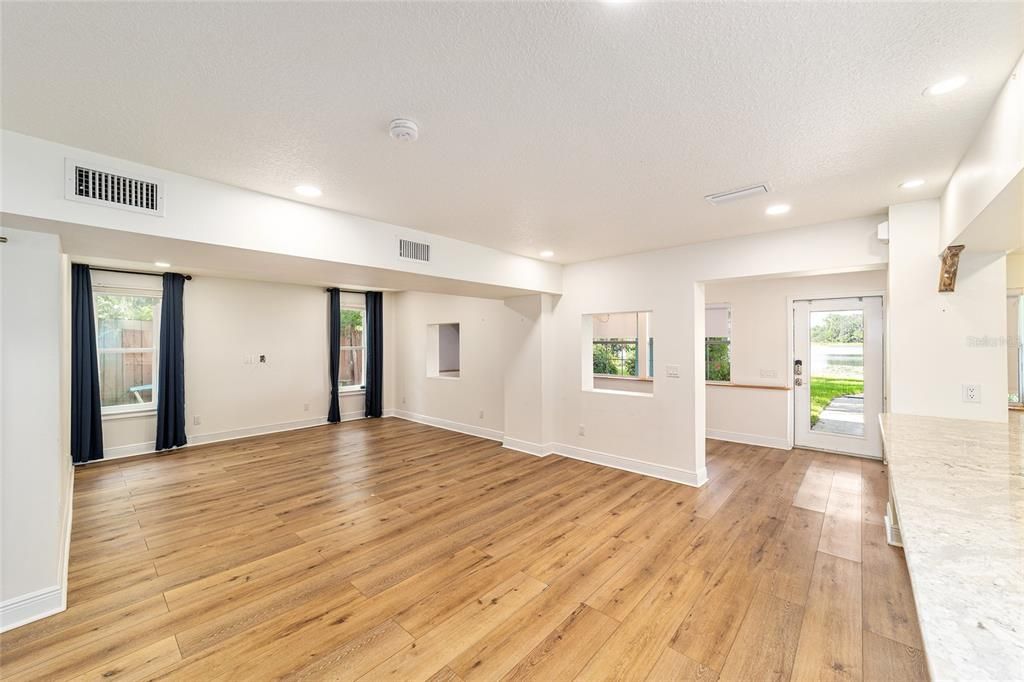 For Sale: $524,900 (4 beds, 2 baths, 2178 Square Feet)