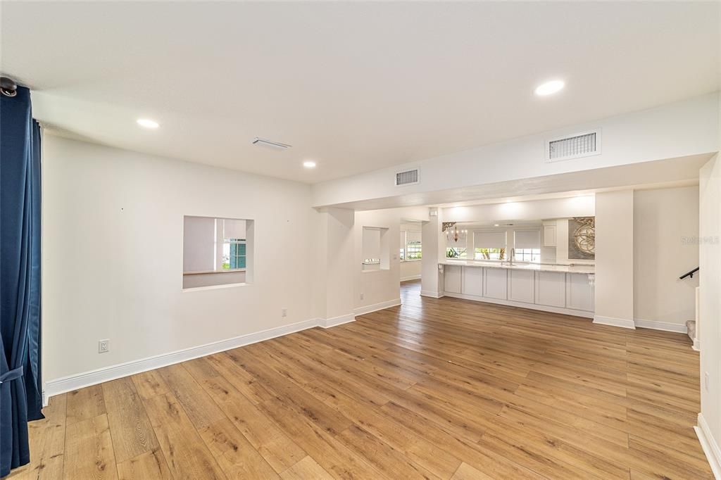 For Sale: $524,900 (4 beds, 2 baths, 2178 Square Feet)