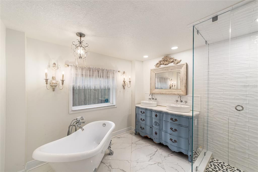 For Sale: $524,900 (4 beds, 2 baths, 2178 Square Feet)