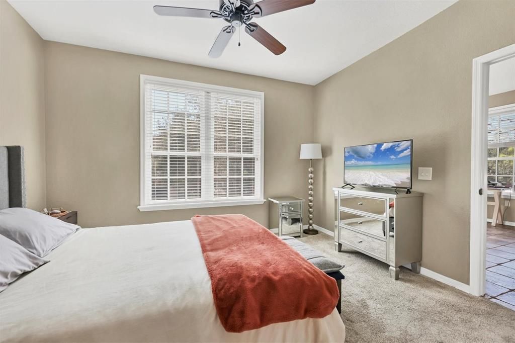 На продажу: $165,000 (1 спален, 1 ванн, 949 Квадратных фут)