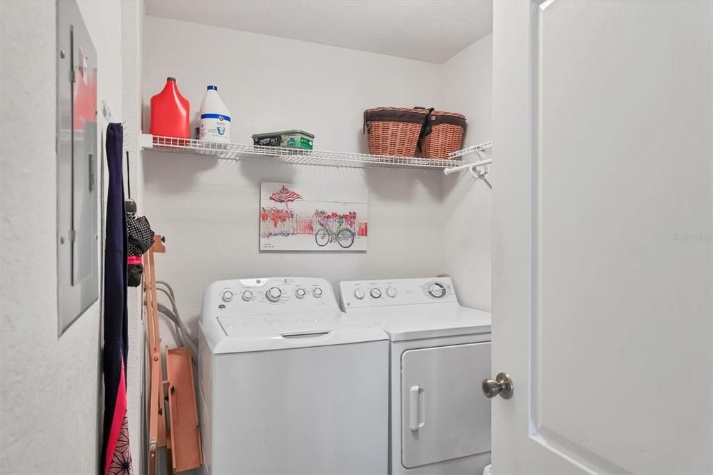 На продажу: $165,000 (1 спален, 1 ванн, 949 Квадратных фут)