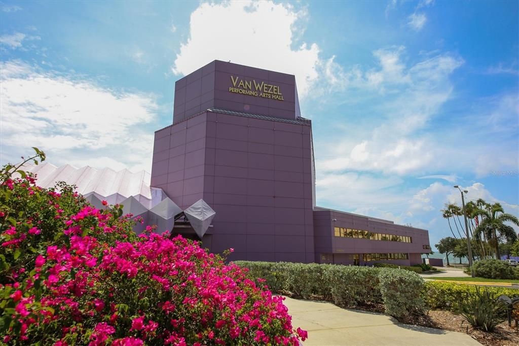 На продажу: $165,000 (1 спален, 1 ванн, 949 Квадратных фут)