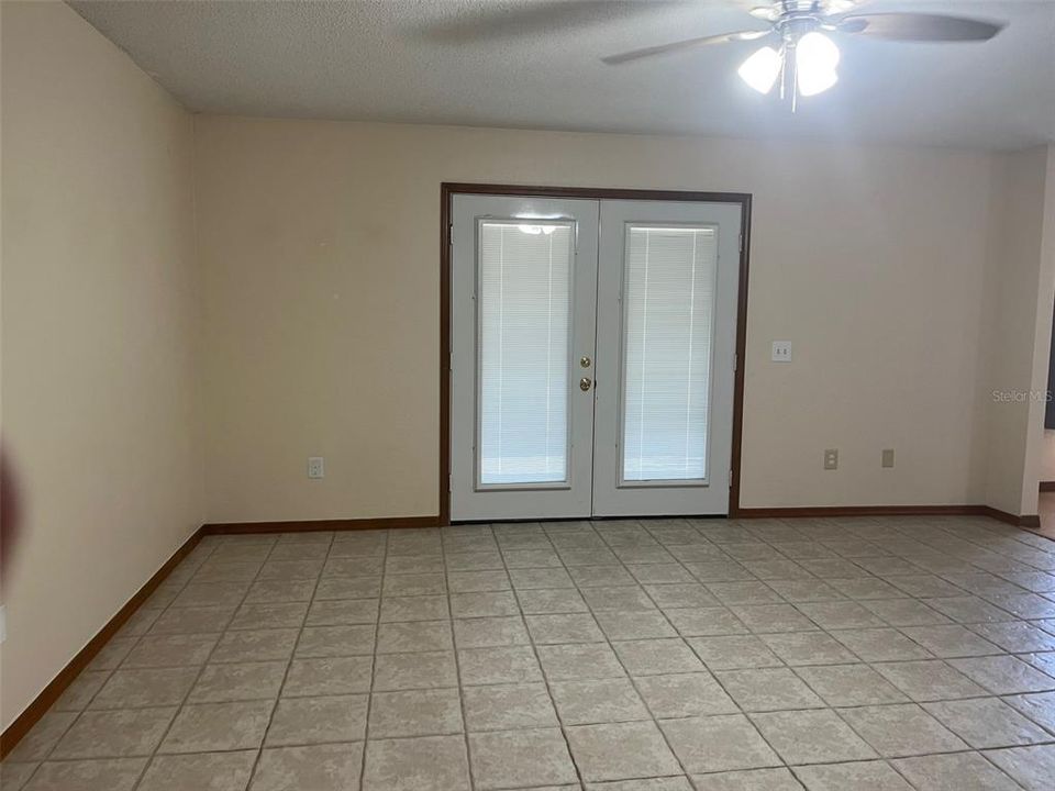 For Rent: $1,950 (3 beds, 2 baths, 1260 Square Feet)