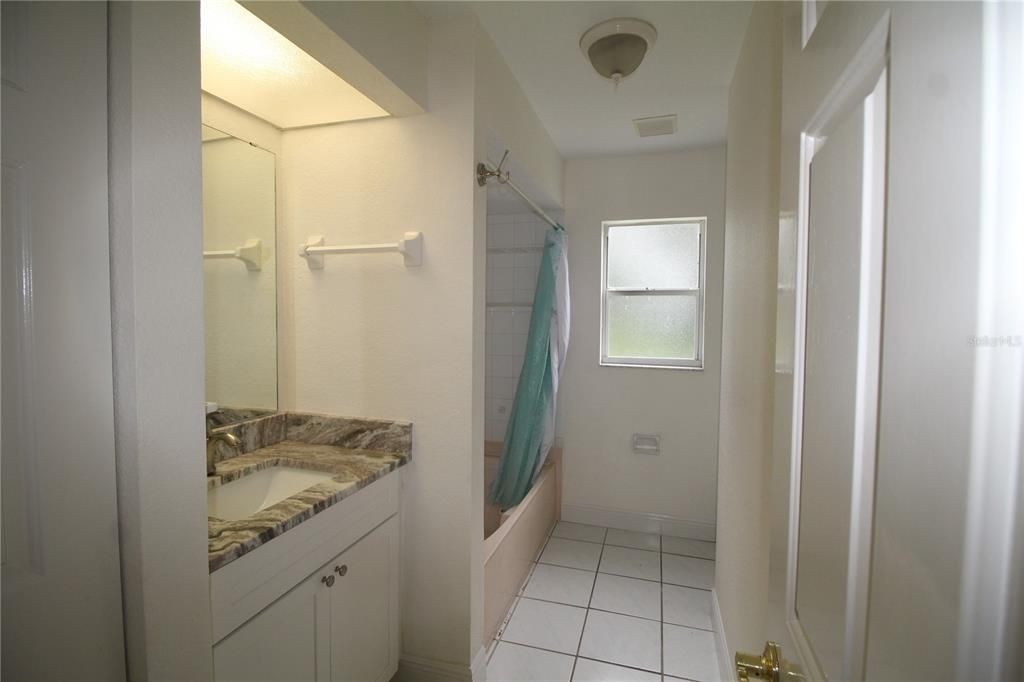 В аренду: $1,850 (3 спален, 2 ванн, 1429 Квадратных фут)