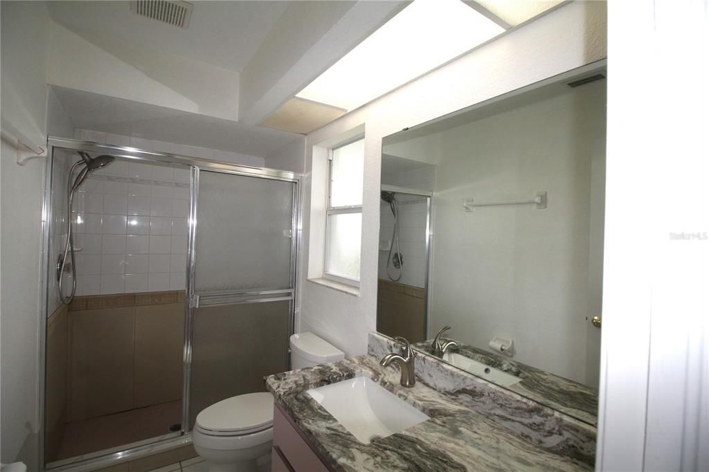 В аренду: $1,850 (3 спален, 2 ванн, 1429 Квадратных фут)