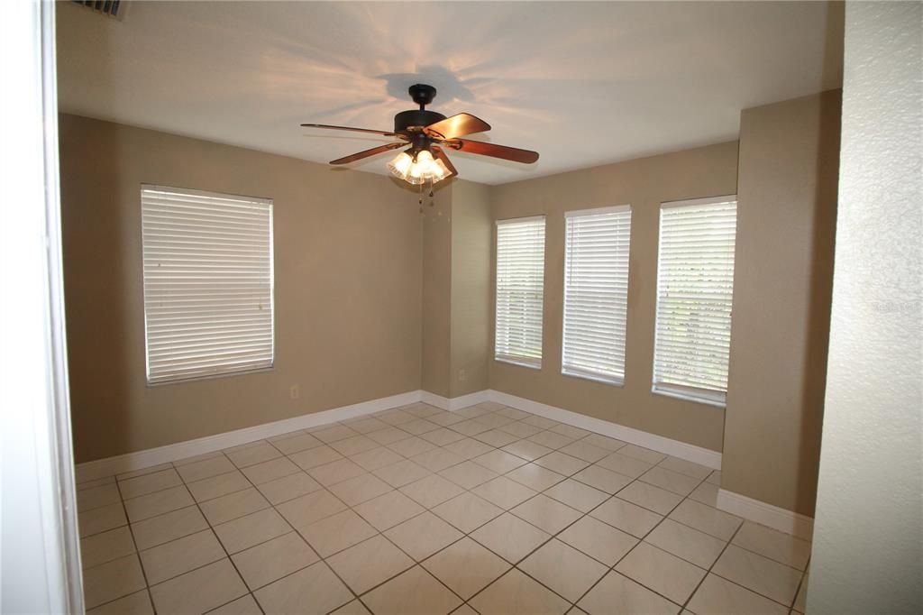 В аренду: $1,850 (3 спален, 2 ванн, 1429 Квадратных фут)