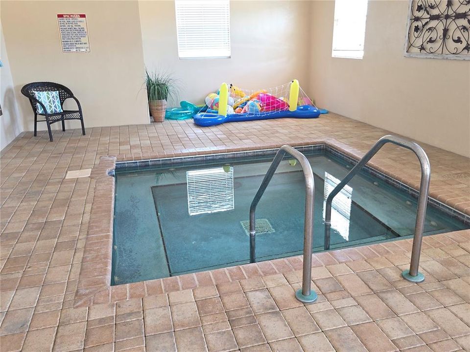 For Sale: $199,000 (2 beds, 2 baths, 1674 Square Feet)