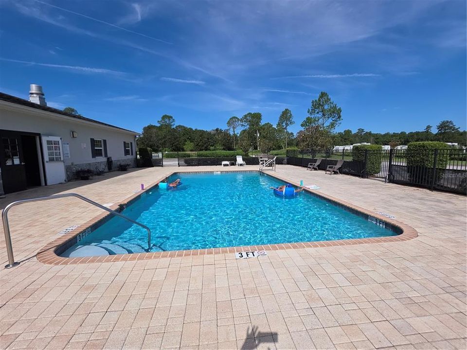 For Sale: $199,000 (2 beds, 2 baths, 1674 Square Feet)