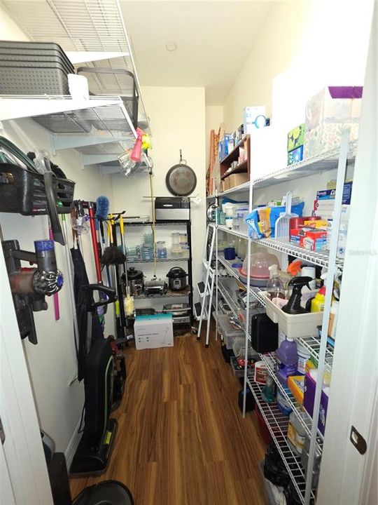 For Sale: $199,000 (2 beds, 2 baths, 1674 Square Feet)