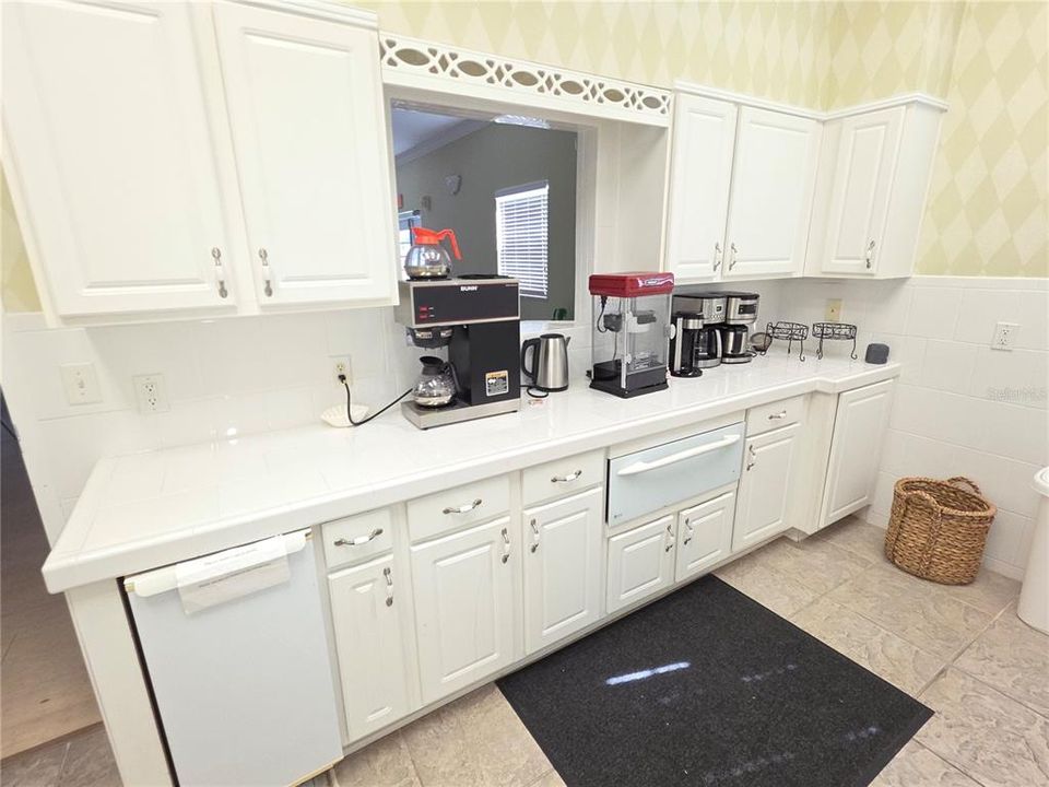 For Sale: $199,000 (2 beds, 2 baths, 1674 Square Feet)