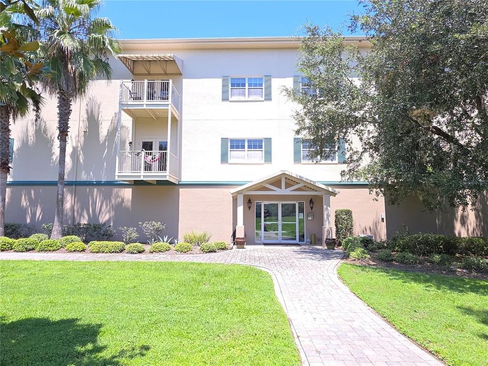 For Sale: $199,000 (2 beds, 2 baths, 1674 Square Feet)