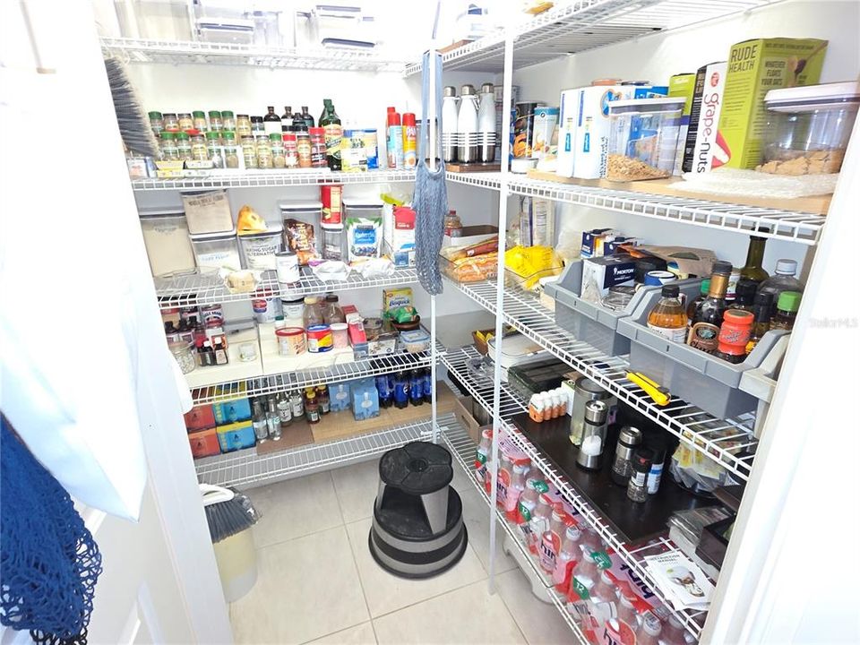 For Sale: $199,000 (2 beds, 2 baths, 1674 Square Feet)