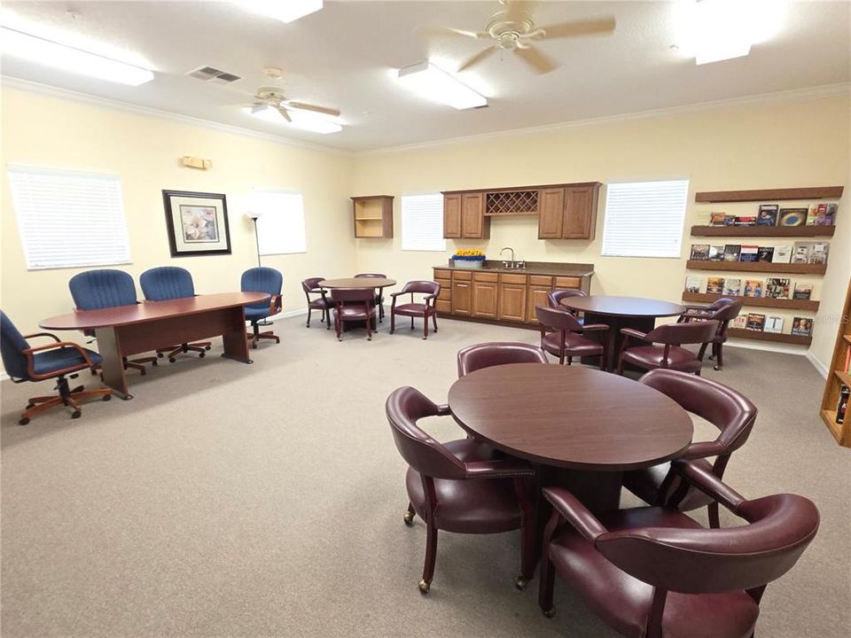 For Sale: $199,000 (2 beds, 2 baths, 1674 Square Feet)