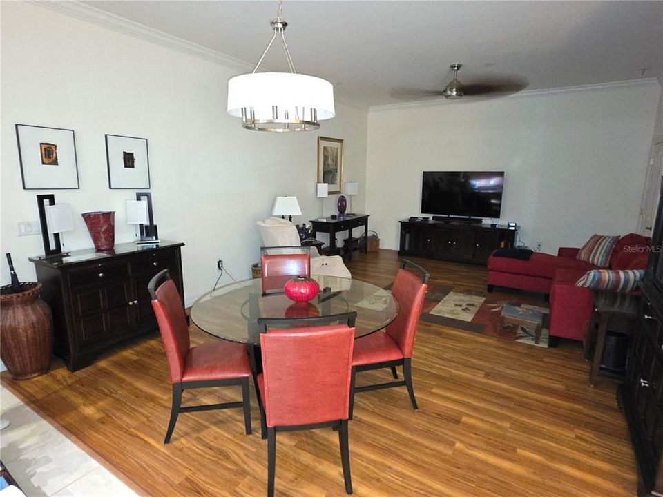 For Sale: $199,000 (2 beds, 2 baths, 1674 Square Feet)