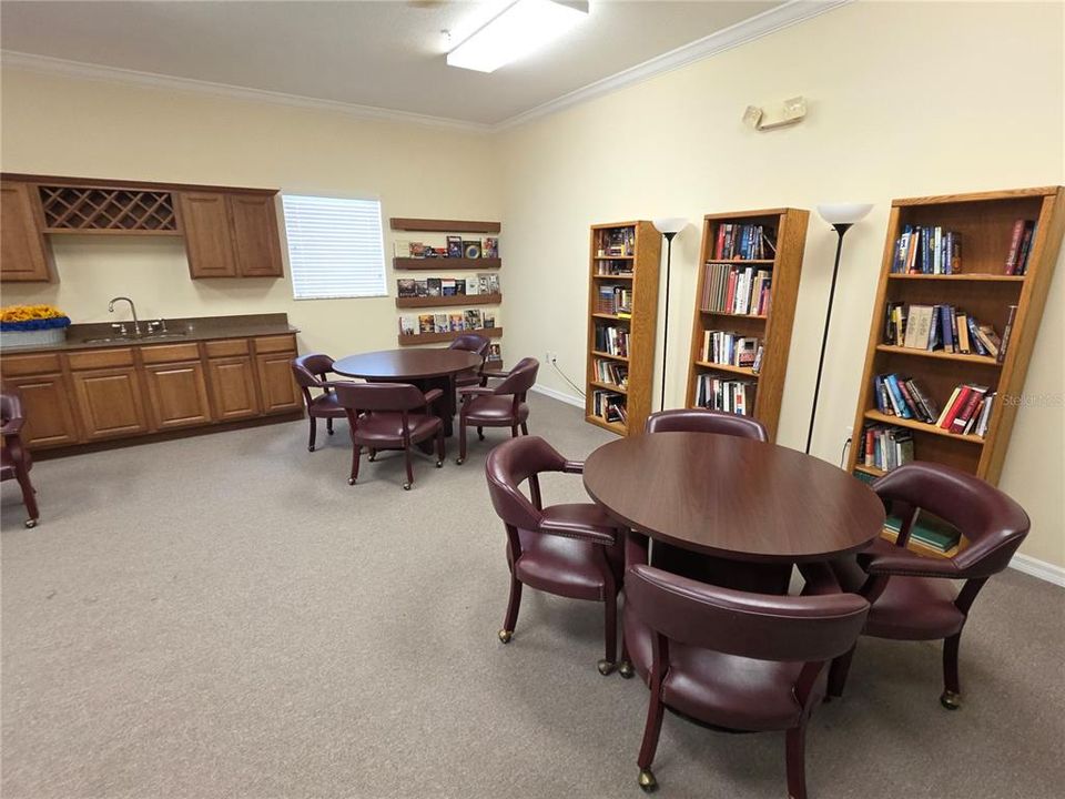 For Sale: $199,000 (2 beds, 2 baths, 1674 Square Feet)