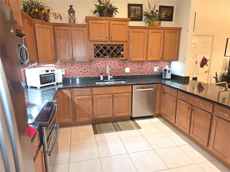 For Sale: $199,000 (2 beds, 2 baths, 1674 Square Feet)