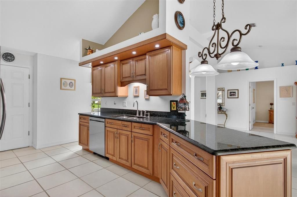 На продажу: $529,000 (3 спален, 2 ванн, 1484 Квадратных фут)