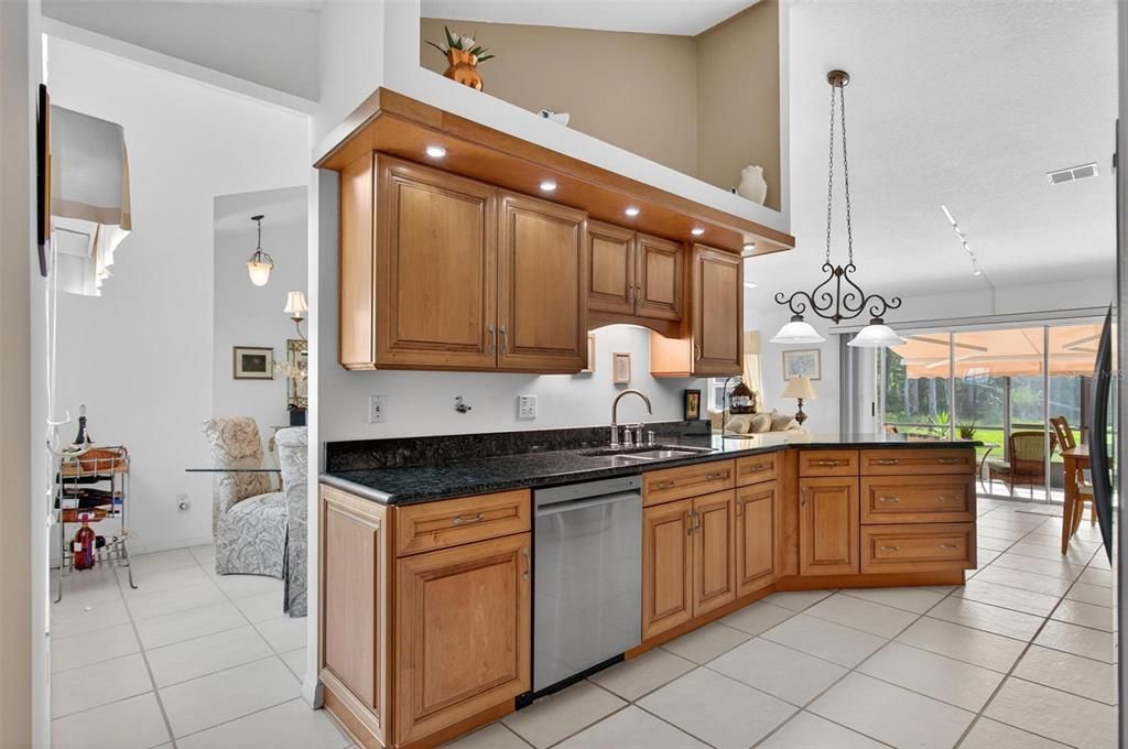 На продажу: $529,000 (3 спален, 2 ванн, 1484 Квадратных фут)